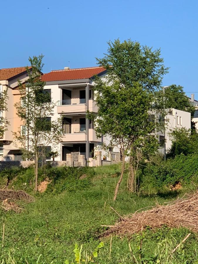 Apartman Polje Njivice Exterior foto