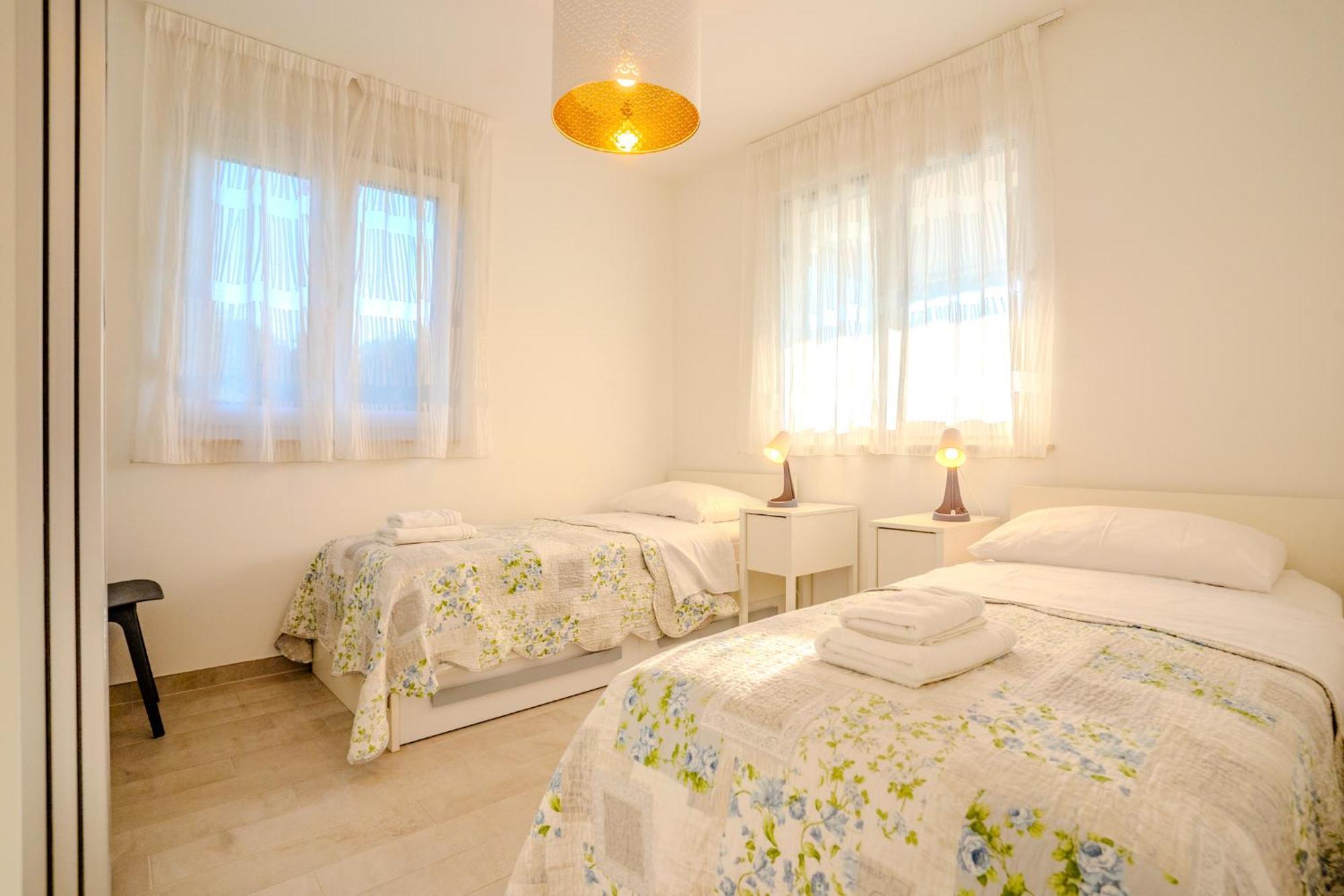 Apartman Polje Njivice Exterior foto